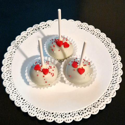 Cake Pops with Hearts 