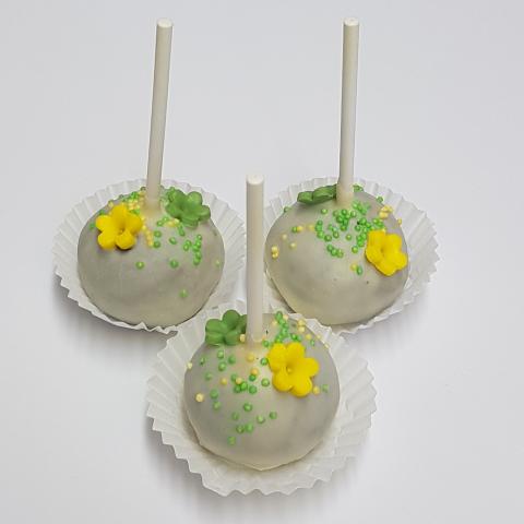 Green and yellow cake pops - Free Download